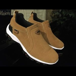 Mens Comfort Sport Walking Shoe Never worn